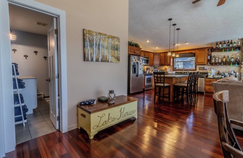Cedar House | Skyline Cottage – Charming Lake Leelanau Getaway