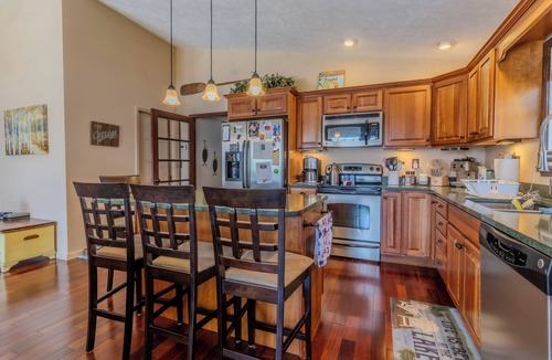 Cedar House | Skyline Cottage – Charming Lake Leelanau Getaway