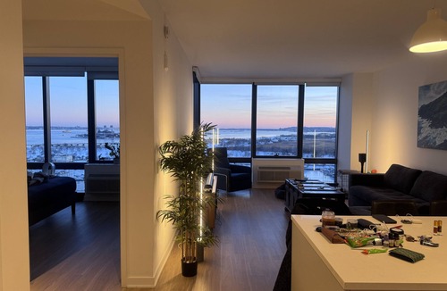 Paulus Hook Apartment | Skyline Escape Minutes to NYC Modern Comfort for World Cup!