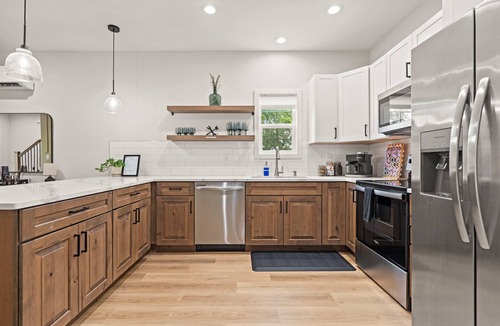 Shawnee Heights House | Skyline | Hot tub | Rooftop Patio | Amazing Views