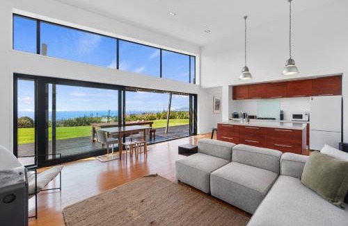Whangateau House | Skyline Lodge - Leigh Coastal Paradise