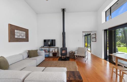 Whangateau House | Skyline Lodge - Leigh Coastal Paradise