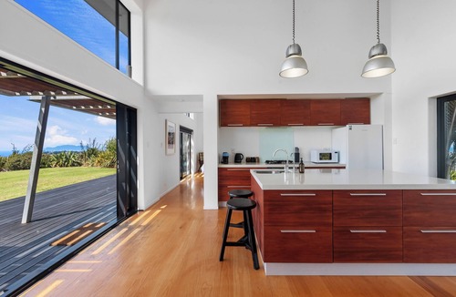 Whangateau House | Skyline Lodge - Leigh Coastal Paradise