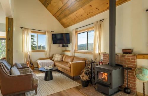 Saint Mary's House | Skyline Lodge