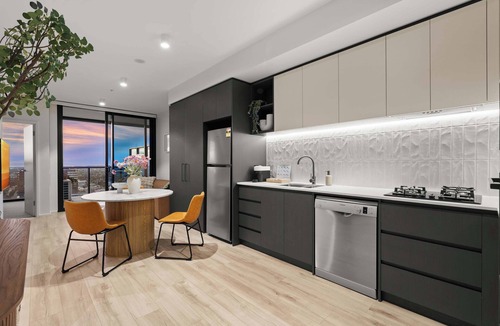 Adelaide Central Business District Apartment | Skyline Luxe Apartment | Adelaide CBD Escape