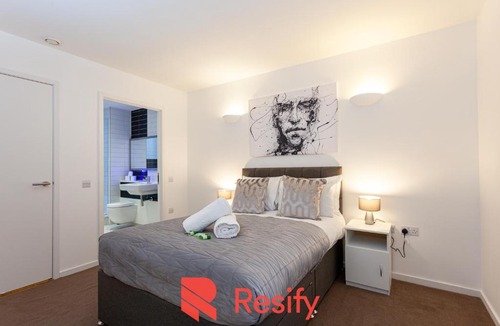 Manchester City Centre Apartment | Skyline Manchester - by Resify