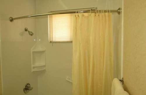 Sault Ste. Marie Hotel | Skyline Motel
