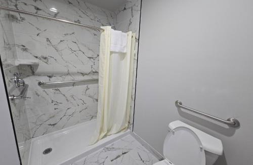 McCook Hotel | Skyline Motel