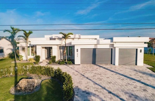 Eight Lakes House | Skyline Paradise Retreat