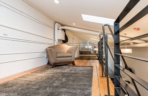 Bridgeland Apartment | Skyline Penthouse |BBQ, Sleeps 8|