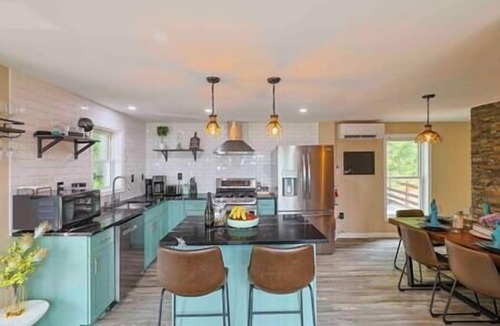 Livingston Manor House | Skyline Retreat /FairHaven