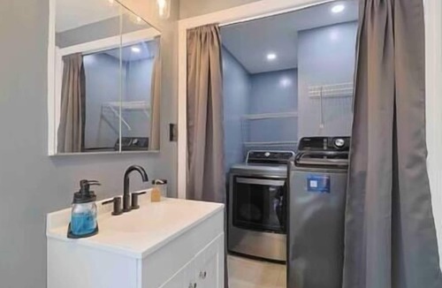 Livingston Manor House | Skyline Retreat /FairHaven