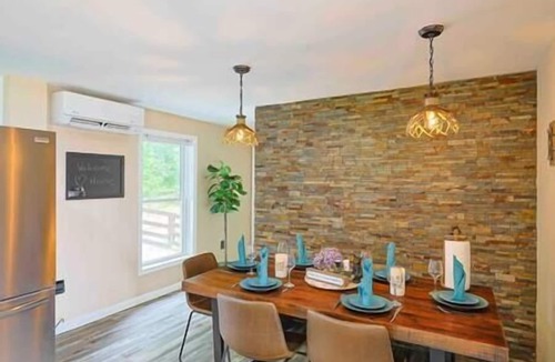 Livingston Manor House | Skyline Retreat /FairHaven