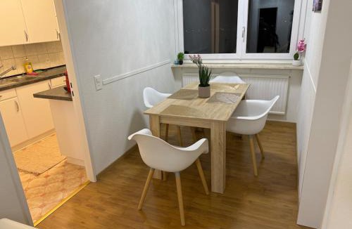 Nussbaumen Apartment | Skyline Retreat Jedes Zimmer mit TV