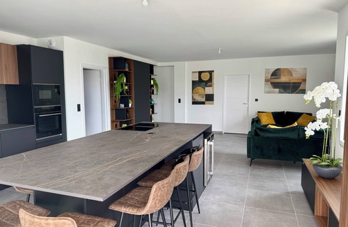 Aiguerelles Apartment | SKYLINE ROOF TOP SPA DE NAGE