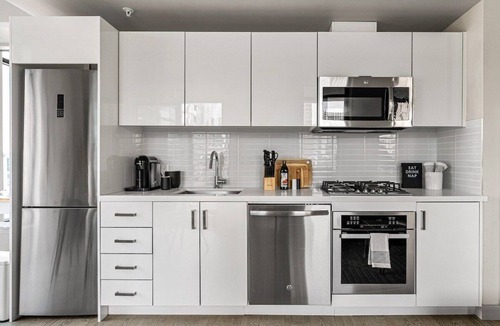 Connaught Apartment | Skyline Serenity 2BR w Pool, Gym & Parking