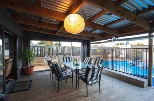 Kawaha Point House | Skyline SkyRides Premium Property ZARRIES @ 113 ROTORUA