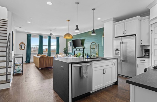 Cleveland Park House | Skyline Stunner★Heated Pool★Hot Tub★Fire Pit★Close to Broadway & Downtown!★Views