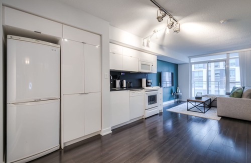 CityPlace Apartment | Skyline Toronto Lakeview Suites