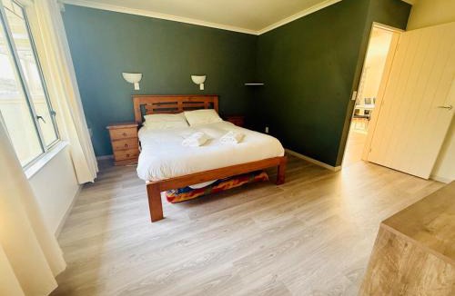 Johnsonville House | Skyline Tramping Entrance