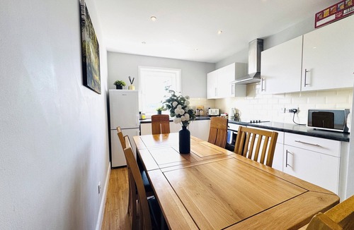 Gorgie Apartment | Skyline View Apartment