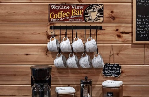 Stanley Cabin | Skyline View: New build! A+ views! Spacious!