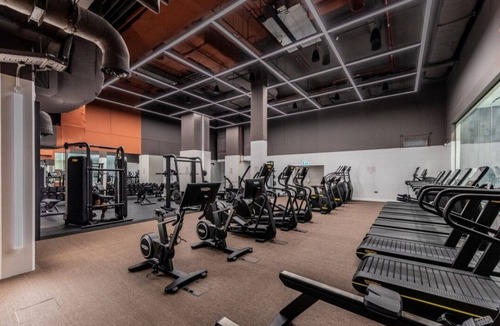 Stratford and New Town Apartment | Skyline Views 1 Bed Apartment Sleeps 2