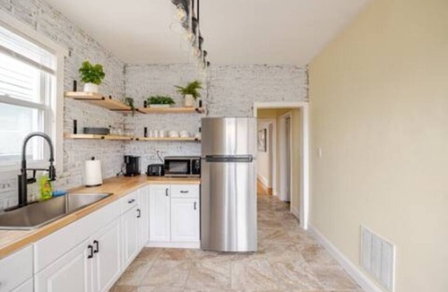 Jersey City Apartment | Skyline Views 3BR - Manhattan at Your Doorstep
