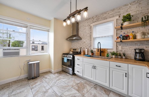 Jersey City Apartment | Skyline Views 3BR - Manhattan at Your Doorstep