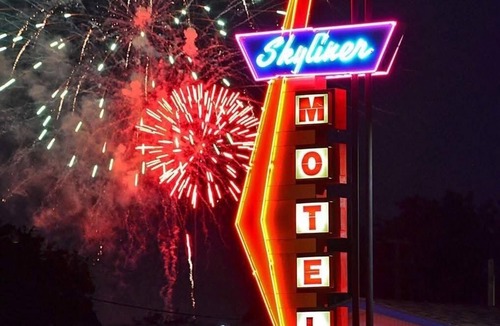 Stroud Hotel | Skyliner Motel