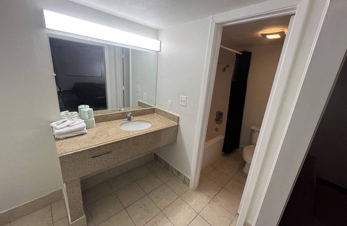 East Congress Hotel | Skylite inn