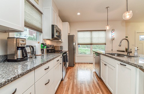 East End - Valley Street House | Skyloft: Available Memorial Day Weekend!