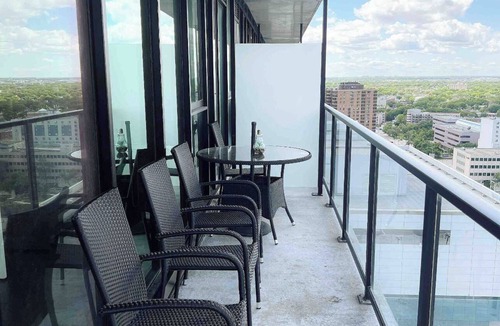 Downtown Winnipeg Condo | Skyloft Condominium Downtown/19th Floor