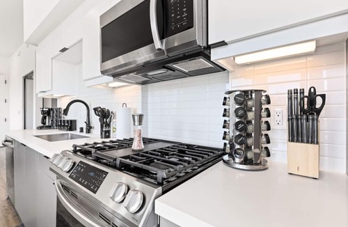 Downtown Los Angeles Apartment | SkyLoft Oasis Stunning DTLA Views & Modern Comfort