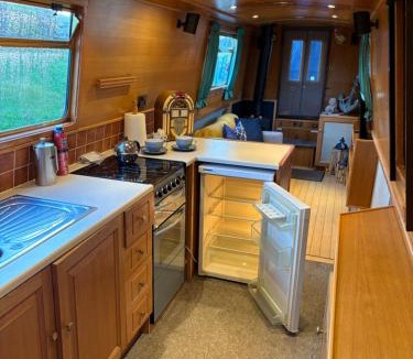 Broadwell Boat Rental | Skyrack