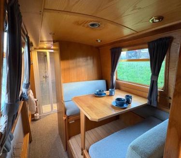 Broadwell Boat Rental | Skyrack