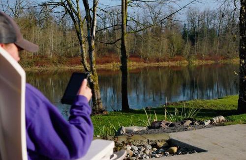 Monroe House | Skyriver Escape Riverfront With Hot Tub