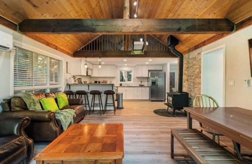 Gold Bar Cabin | SkyRiverPeaks Cabin, Riverfront,Views, AC,Pets