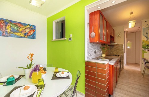 Gruz Apartment | Skyscraper Apartment- Free parking included