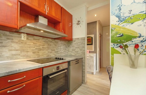 Gruz Apartment | Skyscraper Apartment- Free parking included
