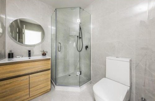 Manurewa Villa | SkyStars Brand New Skyline Haven