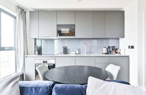 Bromley North Apartment | Skyview East Pet Friendly Studio