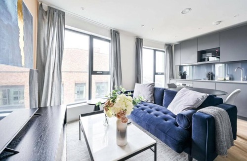 Bromley North Apartment | Skyview East Pet Friendly Studio