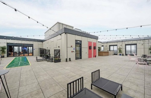 Bromley North Apartment | Skyview East Pet Friendly Studio