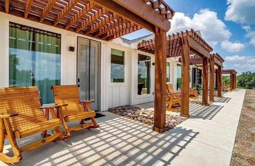 Paluxy Villa | Skyview Ranch King Villa