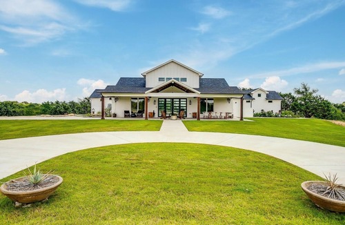 Paluxy Villa | Skyview Ranch King Villa