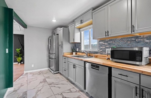 Hawthorne Apartment | Skyview Terrace Home Near Beach & SoFi
