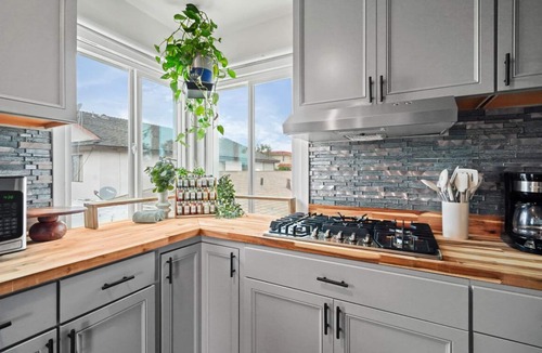 Hawthorne Apartment | Skyview Terrace Home Near Beach & SoFi