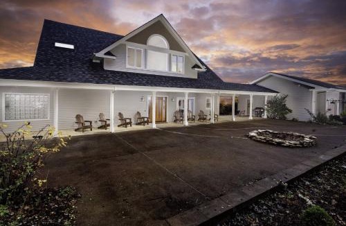 Dundee House | Skyview Villa