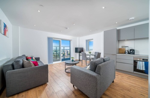 Woolwich Riverside Apartment | Skyvillion 2 Bed Apt London Excel O2 Arena
